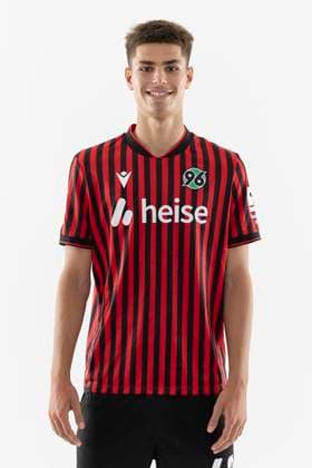 Taycan Kurt (Hannover 96), 2. BL GER, Hannover 96 Porträttermin 2025 2026 Fußball, GER Fussball 2. BL Bundesliga 2025 2026 Porträttermin Hannover96