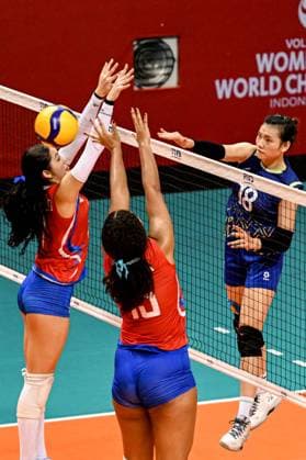 (250812) -- SURABAYA, Aug. 12, 2025 -- Thuy Linh Pham (R) of Vietnam spikes the ball during the women s preliminary phase Pool A match between Vietnam and Puerto Rico at the Volleyball Women s U21, U 21 World Championship, WM, Weltmeisterschaft in Surabaya, East Java province, Indonesia, on Aug. 12, 2025. ) (SP)INDONESIA-SURABAYA-VOLLEYBALL-WOMEN S-U21-WORLD CHAMPIONSHIP-PRELIMINARY PHASE-VIETNAM VS PUERTO RICO AgungxKuncahyaxB. 