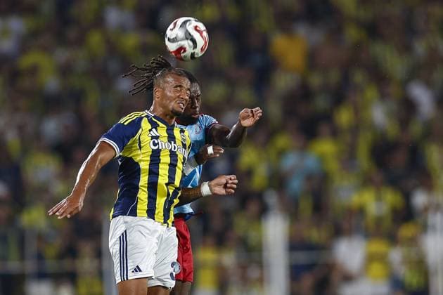 ISTANBUL , 12-08-2025 , Sukru Saracoglu stadium , season 2025 2026 , UEFA Champions League , 3th qualifying round, 2nd leg between Fenerbahce and Feyenoord , picture shows.Fenerbahce player Archie Brown Feyenoord player Jordan Lotomba Fenerbahce - Feyenoord  x30479261x Copyright: