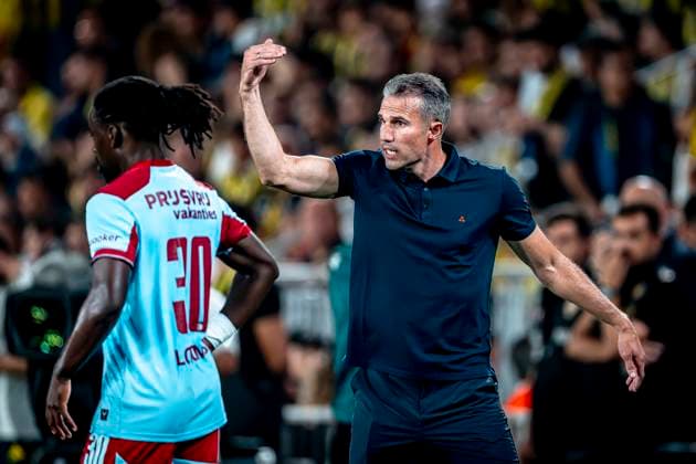 Feyenoord Rotterdam trainer Robin van Persie during the match Fenerbahce - Feyenoord at the Åžükrü SaracoÄülu Spor Kompleksi for the Champions League - Third qualifying round - 2nd leg season 2025-2026 in ISTANBUL, Turkey on 10 august 2025, (photo by Marcel van Dorst EYE4images DeFodi Images)