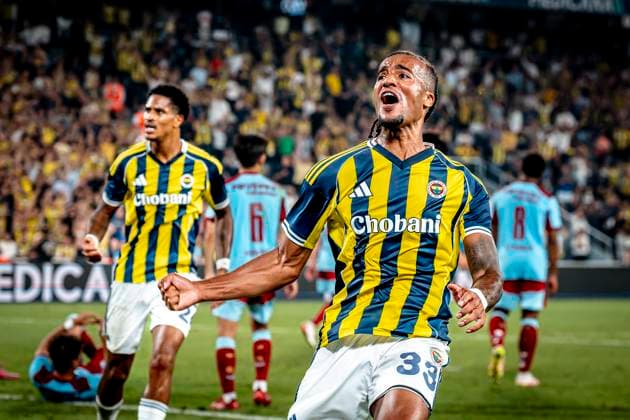 Fenerbahce SK midfielder Archie Brown scores the 1-1 and celebrating the goal during the match Fenerbahce - Feyenoord at the Åžükrü SaracoÄülu Spor Kompleksi for the Champions League - Third qualifying round - 2nd leg season 2025-2026 in ISTANBUL, Turkey on 10 august 2025, (photo by Marcel van Dorst EYE4images DeFodi Images)