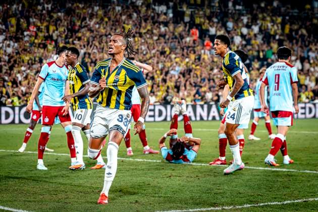 Fenerbahce SK midfielder Archie Brown scores the 1-1 and celebrating the goal during the match Fenerbahce - Feyenoord at the Åžükrü SaracoÄülu Spor Kompleksi for the Champions League - Third qualifying round - 2nd leg season 2025-2026 in ISTANBUL, Turkey on 10 august 2025, (photo by Marcel van Dorst EYE4images DeFodi Images)