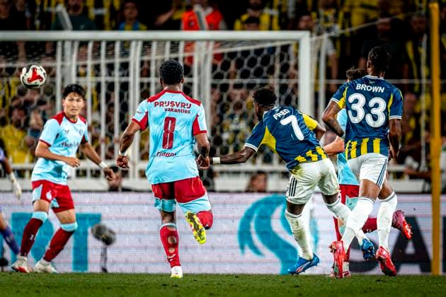 Fenerbahce SK midfielder Fred scores the 3-1 during the match Fenerbahce - Feyenoord at the Åžükrü SaracoÄülu Spor Kompleksi for the Champions League - Third qualifying round - 2nd leg season 2025-2026 in ISTANBUL, Turkey on 10 august 2025, (photo by Marcel van Dorst EYE4images DeFodi Images)
