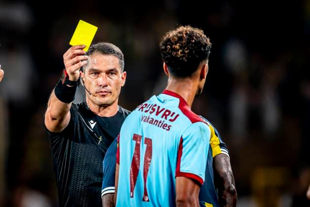 Feyenoord Rotterdam forwarder Goncalo Borges gets yellow card from Referee Istvan Kovacs during the match Fenerbahce - Feyenoord at the Åžükrü SaracoÄülu Spor Kompleksi for the Champions League - Third qualifying round - 2nd leg season 2025-2026 in ISTANBUL, Turkey on 10 august 2025, (photo by Marcel van Dorst EYE4images DeFodi Images)
