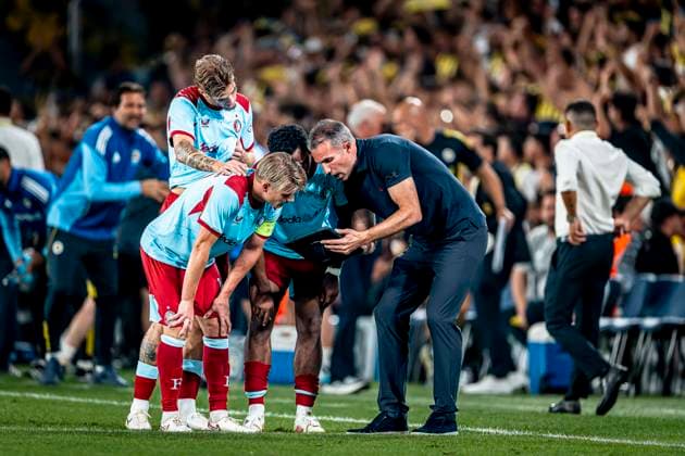 Feyenoord Rotterdam trainer Robin van Persie during the match Fenerbahce - Feyenoord at the Åžükrü SaracoÄülu Spor Kompleksi for the Champions League - Third qualifying round - 2nd leg season 2025-2026 in ISTANBUL, Turkey on 10 august 2025, (photo by Marcel van Dorst EYE4images DeFodi Images)