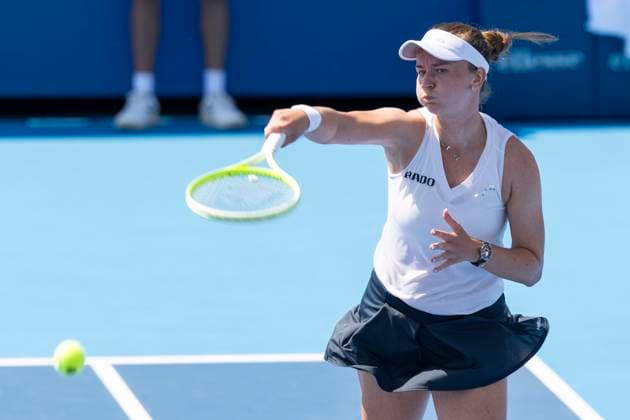 August 12, 2025, Mason, Ohio, USA: Mason, Ohio; Cincinnati Open Tennis Tournament - 2025 08 12 - Barbora Krejcikova plays a ball against opponent Iva Jovic. - ZUMAPress Mason USA - ZUMAn24_ 20250812_zaf_n24_027 Copyright: xWallyxNellx