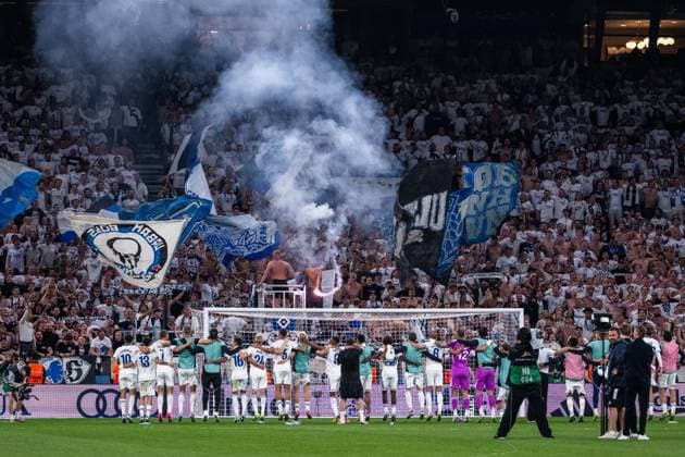 250812 Players of FC Copenhagen celebrate with fans after the UEFA Champions League qualifier football match between FC Copenhagen and Malmö FF on August 12, 2025 in Copenhagen. Photo: Petter Arvidson BILDBYRAN kod PA PA1061 fotboll football soccer fotball uefa champions league champions league fc copenhagen malmö ff bbeng kval fc köpenhamn jubel Copyright: PETTERxARVIDSON BB250812PA135