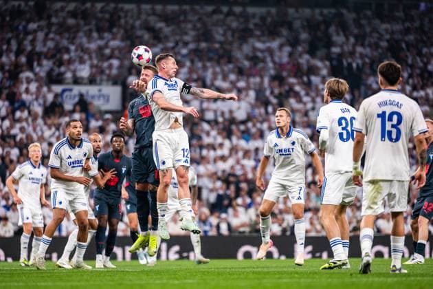 250812 Pontus Jansson of Malmö FF and Lukas Lerager of FC Copenhagen during the UEFA Champions League qualifier football match between FC Copenhagen and Malmö FF on August 12, 2025 in Copenhagen. Photo: Petter Arvidson BILDBYRAN kod PA PA1061 fotboll football soccer fotball uefa champions league champions league fc copenhagen malmö ff bbeng kval fc köpenhamn Copyright: PETTERxARVIDSON BB250812PA147