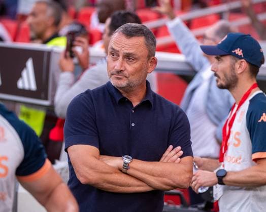 August 12, 2025, Lisboa, Lisboa, Portugal: FRANCK HAISE head coach of OGC Nice seen during the UEFA Champions League 3rd round second leg football match between SL Benfica and OGC Nice at Estadio do Lisboa e Benfica on August 12, 2025 in Lisboa, Portugal. Lisboa Portugal - ZUMAl192 20250812_zsp_l192_021 Copyright: xMiguelxLemosx