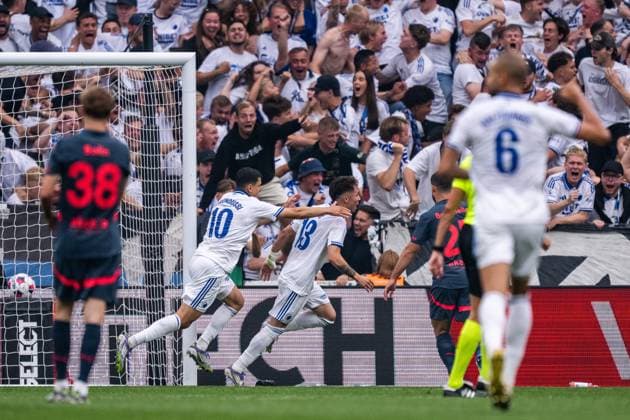 250812 Mohamed Elyounoussi and Rodrigo Huescas of FC Copenhagen celebrate after 1-0 during the UEFA Champions League qualifier football match between FC Copenhagen and Malmö FF on August 12, 2025 in Copenhagen. Photo: Petter Arvidson BILDBYRAN kod PA PA1061 fotboll football soccer fotball uefa champions league champions league fc copenhagen malmö ff bbeng kval fc köpenhamn jubel Copyright: PETTERxARVIDSON BB250812PA153