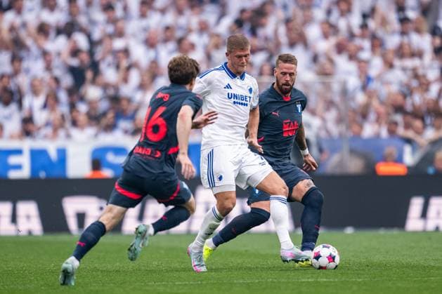250812 Andreas Cornelius of FC Copenhagen and Pontus Jansson of Malmö FF during the UEFA Champions League qualifier football match between FC Copenhagen and Malmö FF on August 12, 2025 in Copenhagen. Photo: Petter Arvidson BILDBYRAN kod PA PA1061 fotboll football soccer fotball uefa champions league champions league fc copenhagen malmö ff bbeng kval fc köpenhamn Copyright: PETTERxARVIDSON BB250812PA162