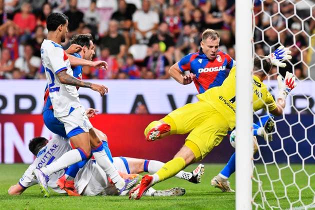 Matej Vydra (Plzen), 2nd from right, and goalkeeper Jack Butland (Glasgow) in action during the 3rd qualifying round match FC Viktoria Plzen vs Glasgow Ranger, Plzen, August 12, 2025. (CTKxPhoto MiroslavxChaloupka) CTKPhotoP2025081206644  CTKPhotoP2025081206644