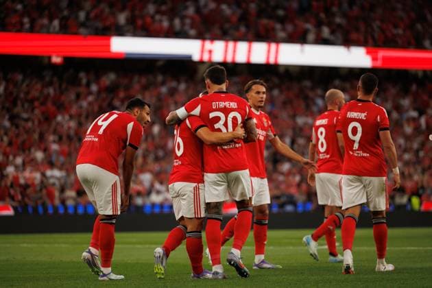 Players of Benfica seen celebrating after goal from Fredrik Aursnes during Champions League qualifying game between SL Benfica and OGC Nice (Maciej Rogowski) Lisbon Estadio Da Luz Portugal Copyright: xMaciejxRogowskix slbogcnice2526-13