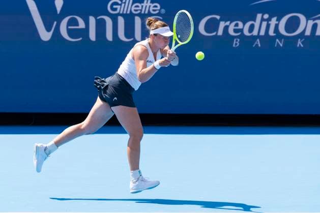 August 12, 2025, Mason, Ohio, USA: Mason, Ohio; Cincinnati Open Tennis Tournament - 2025 08 12 - Barbora Krejcikova plays a ball against opponent Iva Jovic. - ZUMAPress Mason USA - ZUMAn24_ 20250812_zaf_n24_102 Copyright: xWallyxNellx