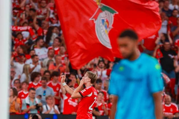 Andreas Schjelderup forward of SL Benfica celebrates after scoring a goal During UEFA Champions League 3rd round second leg football match between SL Benfica and OGC Nice at the Estadio da Luz in Lisbon, Portugal, on August 12, 2025. Copyright: xx Sportspressphoto_SPR9866
