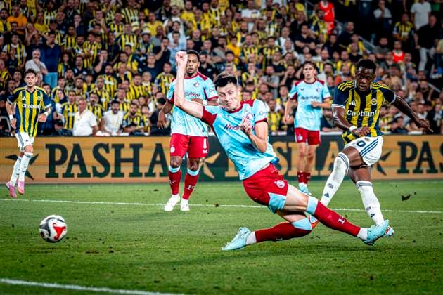 Feyenoord Rotterdam defender Anel Ahmedhodzic, Fenerbahce SK forwarder Jhon Duran during the match Fenerbahce - Feyenoord at the Åžükrü SaracoÄülu Spor Kompleksi for the Champions League - Third qualifying round - 2nd leg season 2025-2026 in ISTANBUL, Turkey on 10 august 2025, (photo by Marcel van Dorst EYE4images DeFodi Images)