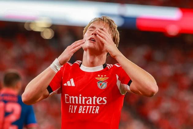 Andreas Schjelderup forward of SL Benfica During UEFA Champions League 3rd round second leg football match between SL Benfica and OGC Nice at the Estadio da Luz in Lisbon, Portugal, on August 12, 2025. (Valter Gouveia SPP) Copyright: xx SPP_1049120