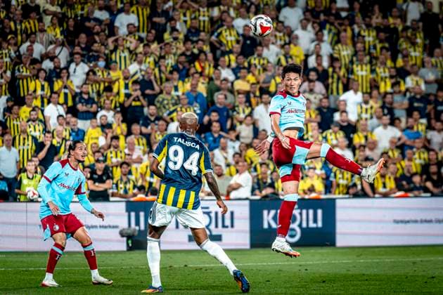 Feyenoord Rotterdam defender Tsuyoshi Watanabe during the match Fenerbahce - Feyenoord at the Åžükrü SaracoÄülu Spor Kompleksi for the Champions League - Third qualifying round - 2nd leg season 2025-2026 in ISTANBUL, Turkey on 10 august 2025, (photo by Marcel van Dorst EYE4images DeFodi Images)
