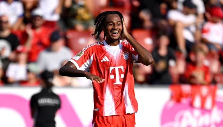 Fussball 1. Bundesliga Saison 2025 2026 Testspiel 12.08.2025 Grasshopper Club Zuerich - FC Bayern Muenchen Jubel FC Bayern Muenchen nach dem Tor zum 0 - 2, Torschuetze Jonah Kusi-Asare