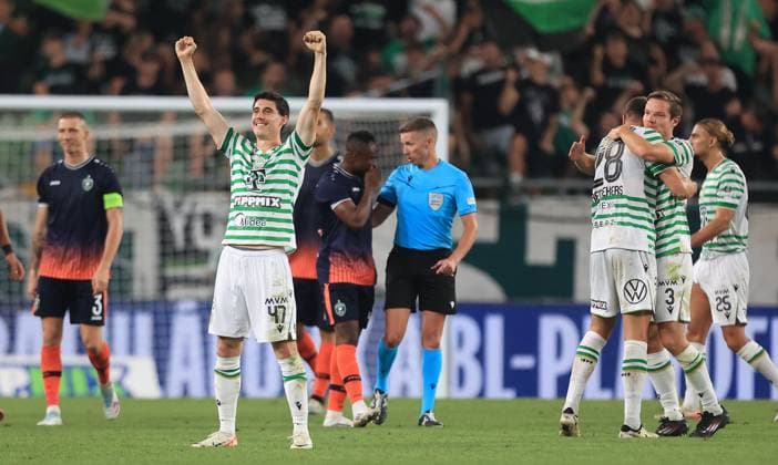 12.08.2025 Budapest Ferencvarosi TC-PFK Ludogorets Champion s League third leg qualifiers men s football Callum O dowda (L), stefan Gartenmann(R) Ferencvaros :