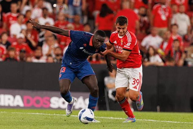 Antoine Mendy and Henrique Araujo seen during Champions League third round qualifying game between SL Benfica and OGC Nice (Maciej Rogowski) Lisbon Estadio Da Luz Portugal Copyright: xMaciejxRogowskix slbnice2526-351
