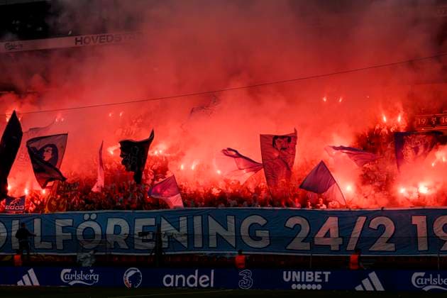 Champions League Qualification FC Kobenhavn vs Malmo FF 12 08 2025 Inferno of Roman Candles with fans from Malmo Champions League Qualification FC Kobenhavn vs Malmo FF 12 08 2025 Kobenhavn, Denmark 12 August, 2025 UK Champions League Qualification FC Copenhagen vs Malmö FF Parken, Copenhagen, Denmark Kobenhavn Parken Denmark Copyright: xMichaelxBarrettxBoesenx