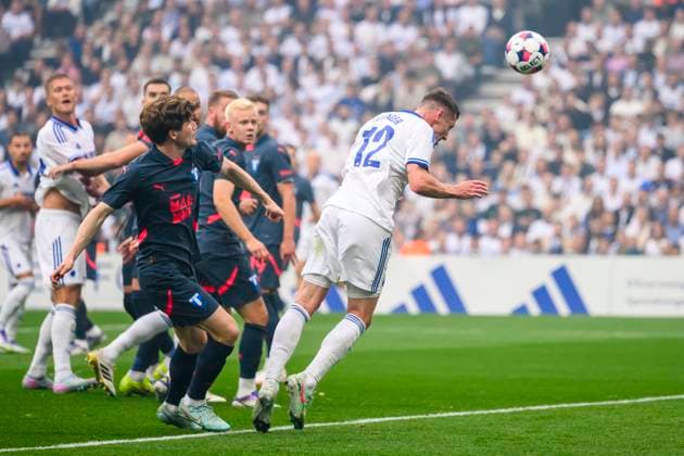 Champions League Qualification FC Kobenhavn vs Malmo FF 12 08 2025 12 FCK Lukas Lerager header on goal Champions League Qualification FC Kobenhavn vs Malmo FF 12 08 2025 Kobenhavn, Denmark 12 August, 2025 UK Champions League Qualification FC Copenhagen vs Malmö FF Parken, Copenhagen, Denmark Kobenhavn Parken Danmark Copyright: xMichaelxBarrettxBoesenx