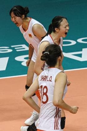 (250813) -- SURABAYA, Aug. 13, 2025 -- Players of China react after scoring during the Round of 16 match between China and Thailand at the FIVB Volleyball Women s U21, U 21 World Championship, WM, Weltmeisterschaft in Surabaya, East Java province, Indonesia, on Aug. 13, 2025. ) (SP)INDONESIA-SURABAYA-VOLLEYBALL-WOMEN S-U21-WORLD CHAMPIONSHIP-ROUND OF 16-CHINA VS THAILAND AgungxKuncahyaxB. 