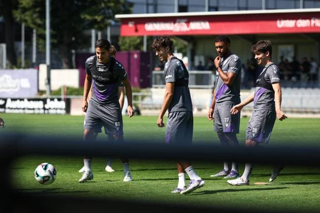 SOCCER - UEFA ECL, A.Wien vs Ostrava VIENNA,AUSTRIA,13.AUG.25 - SOCCER - UEFA Conference League, qualification, FK Austria Wien vs Banik Ostrava, preview, training A.Wien. Image shows Dejan Radonjic, Sanel Saljic, Maurice Malone and Dominik Fitz (A.Wien).  GEPAxpictures xArminxRauthner