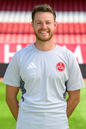 12.08.2025 - 1. FC Nürnberg FCN ( Club Clubfrauen ) - 1. Google Pixel Frauen Fussball Bundesliga BL - Saison 2025 2026 - Fototermin Porträttermin Vorstellung Präsentation Pressetermin - - Einzelbild Einzelfoto Portrait Porträt Kopfbild - Christian Reinhardt (Physio )