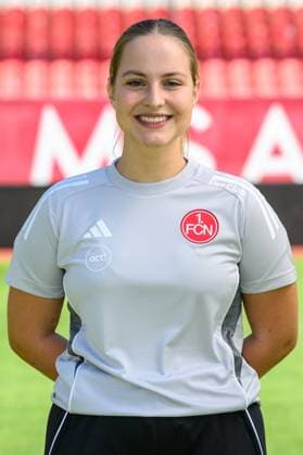 12.08.2025 - 1. FC Nürnberg FCN ( Club Clubfrauen ) - 1. Google Pixel Frauen Fussball Bundesliga BL - Saison 2025 2026 - Fototermin Porträttermin Vorstellung Präsentation Pressetermin - - Einzelbild Einzelfoto Portrait Porträt Kopfbild - Yamila Fischmann ( Physio )
