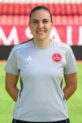 12.08.2025 - 1. FC Nürnberg FCN ( Club Clubfrauen ) - 1. Google Pixel Frauen Fussball Bundesliga BL - Saison 2025 2026 - Fototermin Porträttermin Vorstellung Präsentation Pressetermin - - Einzelbild Einzelfoto Portrait Porträt Kopfbild - Laura Lücker (Teammanager )
