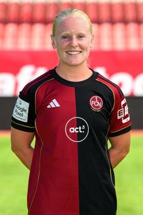 12.08.2025 - 1. FC Nürnberg FCN ( Club Clubfrauen ) - 1. Google Pixel Frauen Fussball Bundesliga BL - Saison 2025 2026 - Fototermin Porträttermin Vorstellung Präsentation Pressetermin - - Einzelbild Einzelfoto Portrait Porträt Kopfbild - Aleigh Gambone (16)
