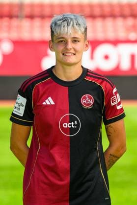 12.08.2025 - 1. FC Nürnberg FCN ( Club Clubfrauen ) - 1. Google Pixel Frauen Fussball Bundesliga BL - Saison 2025 2026 - Fototermin Porträttermin Vorstellung Präsentation Pressetermin - - Einzelbild Einzelfoto Portrait Porträt Kopfbild - Aneta Polaskova (26)