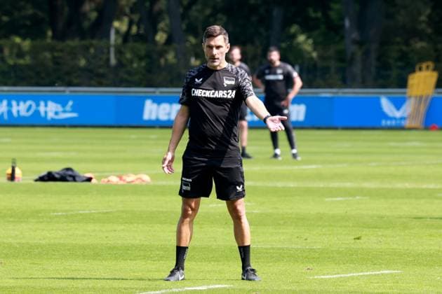 DEU, DFL, 2. FBL Hertha BSC, Training, 13.08.2025, Sportforum, Berlin, DEU, DFL, 2. FBL Hertha BSC, Training, im Bild Cheftrainer Stefan Leitl (Hertha BSC Berlin) DFL - regulations prohibit any use of Photographs as image sequences and or quasi-video