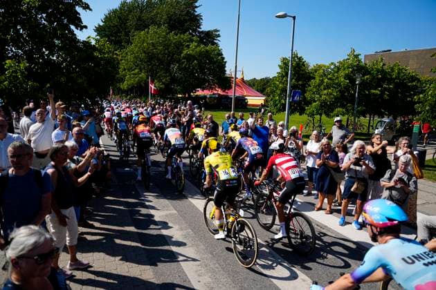 Road cycling, Rad, Radsport, Strasse 2nd stage of PostNord Tour of Denmark The peleton departs for the second stage of PostNord Tour of Denmark from Roedovre to Gladsaxe, Denmark, Wednesday August 13, 2025 , Zealand Denmark Copyright: MadsxClausxRasmussenx spdk20250813-145836-L