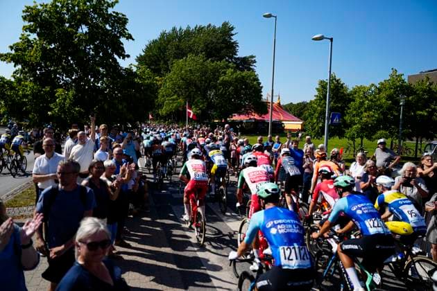 Road cycling, Rad, Radsport, Strasse 2nd stage of PostNord Tour of Denmark The peleton departs for the second stage of PostNord Tour of Denmark from Roedovre to Gladsaxe, Denmark, Wednesday August 13, 2025 , Zealand Denmark Copyright: MadsxClausxRasmussenx spdk20250813-145919-L