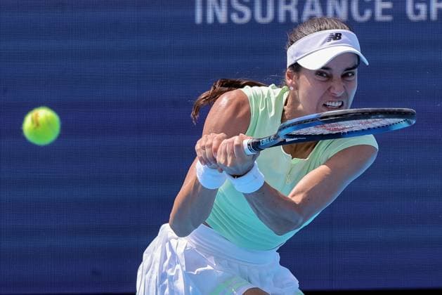August 13, 2025, Mason, Ohio, U.S: Sorana Cirstea (ROU) hits a two-handed backhand during WednesdayÃ¢â‚¬â ¢s Round of 16 of the Cincinnati Open at the Lindner Family Tennis Center, Mason, Oh. Mason U.S - ZUMAs304 20250813_zaf_s304_001 Copyright: xScottxStuartx