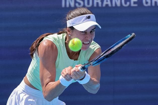 August 13, 2025, Mason, Ohio, U.S: Sorana Cirstea (ROU) hits a two-handed backhand during WednesdayÃ¢â‚¬â ¢s Round of 16 of the Cincinnati Open at the Lindner Family Tennis Center, Mason, Oh. Mason U.S - ZUMAs304 20250813_zaf_s304_008 Copyright: xScottxStuartx