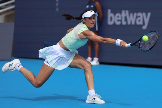 August 13, 2025, Mason, Ohio, United States: SORANA CIRSTEA of Romania during the match against I. Swiatek of Poland in the fourth round of the Cincinnati Open at the Lindner Family Tennis Center. Mason, Ohio. Cirstea lost 4:6, 3:6. Mason United States - ZUMAc278 20250813_zsp_c278_001 Copyright: xMarcinxCholewinskix