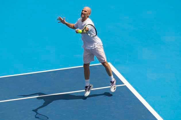 August 13, 2025, Mason, Ohio, USA: Mason, Ohio; Cincinnati Open Tennis Tournament - 2025 08 13 - Adrian Mannarino plays a ball against opponent Jannik Sinner. - ZUMAPress Mason USA - ZUMAn24_ 20250813_zaf_n24_183 Copyright: xWallyxNellx