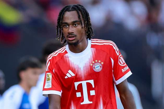 Jonah Kusi-Asare (FC Bayern Muenchen) schaut, Pre-Season Friendly, Grasshopper Club Zürich v FC Bayern München, Stadion Letzigrund am 12. August 2025 in Zurich, Schweiz. (Foto von Marco Steinbrenner DeFodi Images) Jonah Kusi-Asare (FC Bayern Muenchen) looks on, Pre-Season Friendly, Grasshopper Club Zürich v FC Bayern München, Stadion Letzigrund, August 12, 2025 in Zurich, Switzerland. (Photo by Marco Steinbrenner DeFodi Images)