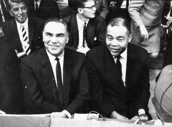 Boxen U.B.z. v.l. Max Schmeling (Deutschland) und Joe Louis (USA) !ACHTUNG AUFNAHMEDATUM GESCHÄTZT! *** boxing u B Z v l Max Schmeling Germany and Joe Louis USA ATTENTION date estimated !ACHTUNG AUFNAHMEDATUM GESCHÄTZT!