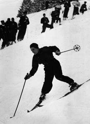 Olympische Winterspiele in Garmisch-Partenkirchen Ski alpin Alpine Kombination U.B.z. Christl Cranz (Deutschland), die Siegerin der Alpinen Kombination. 1936 in Garmisch-Partenkirchen - Deutschland !ACHTUNG AUFNAHMEDATUM GESCHÄTZT! *** Olympic Winter Games in Garmisch Partenkirchen churches Ski Alpine Alpine Combination u B Z Christl Cranz Germany , The Winner the Alpine Combination 1936 in Garmisch Partenkirchen churches Germany ATTENTION date estimated !ACHTUNG AUFNAHMEDATUM GESCHÄTZT!