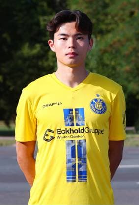 Teampraesentation 1. FC Lok Leipzig Regionalliga NO Mingi Kang ; 1. FC Lokomotive Leipzig; Regionalliga Nord-Ost, Porträttermin 2025 2026 , Leipzig, 13.08.2025 , Nur zur redaktionellen Nutzung. Only editorial use.
