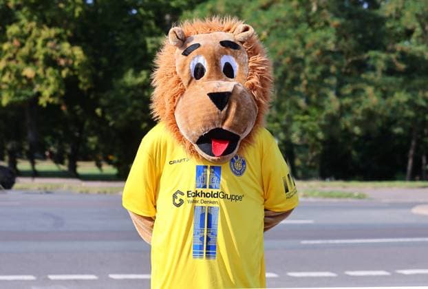 Teampraesentation 1. FC Lok Leipzig Regionalliga NO Lokki - 1. FC Lok Maskottchen ; 1. FC Lokomotive Leipzig; Regionalliga Nord-Ost, Porträttermin 2025 2026 , Leipzig, 13.08.2025 , Nur zur redaktionellen Nutzung. Only editorial use.
