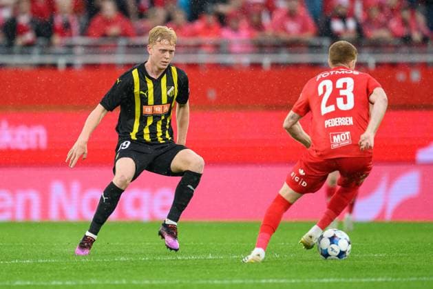 250814 Isak Brusberg of Häcken during the UEFA Europa League third qualifying round football match between Brann and Häcken on August 14, 2025 in Bergen. Photo: Carl Sandin BILDBYRAN kod CS CS0753 fotboll football soccer fotball uefa europa league europa league brann häcken bbeng Copyright: CARLxSANDIN BB250814CS050