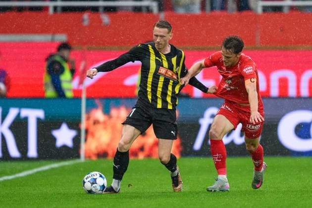 250814 Julius Lindberg of Häcken and Felix Myhre of Brann during the UEFA Europa League third qualifying round football match between Brann and Häcken on August 14, 2025 in Bergen. Photo: Carl Sandin BILDBYRAN kod CS CS0753 fotboll football soccer fotball uefa europa league europa league brann häcken bbeng Copyright: CARLxSANDIN BB250814CS055