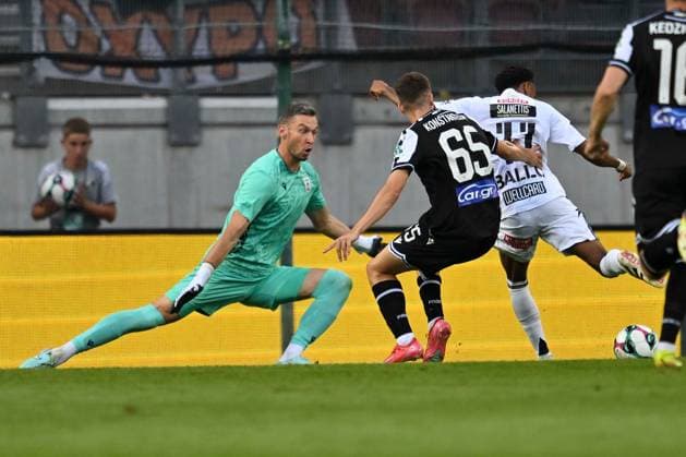 SOCCER - UEFA EL, WAC vs PAOK KLAGENFURT,AUSTRIA,14.AUG.25 - SOCCER - UEFA Europa League, qualification, Wolfsberger AC vs PAOK Thessaloniki. Image shows Jiri Pavlenka, Giannis Konstantelias (PAOK) and Thierno Ballo (WAC).  GEPAxpictures xAvnixRetkoceri