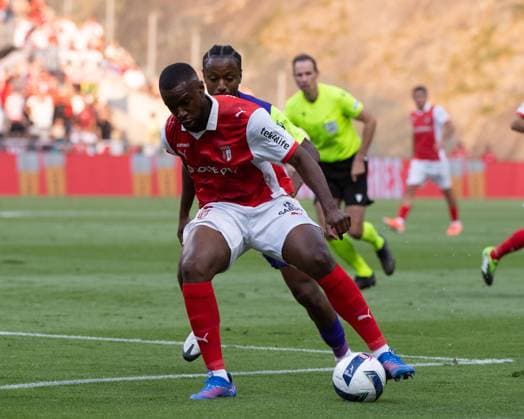 August 14, 2025, Braga, Braga, Portugal: SIKOU NIAKATE from SC Braga seen on action during the UEFA Europe League 2025 26 Playoff round match between SC Braga and CFR Cluj at Estadio Municipal de Braga on August 14, 2025 in Braga, Portugal. Braga Portugal - ZUMAl192 20250814_zsp_l192_002 Copyright: xMiguelxLemosx